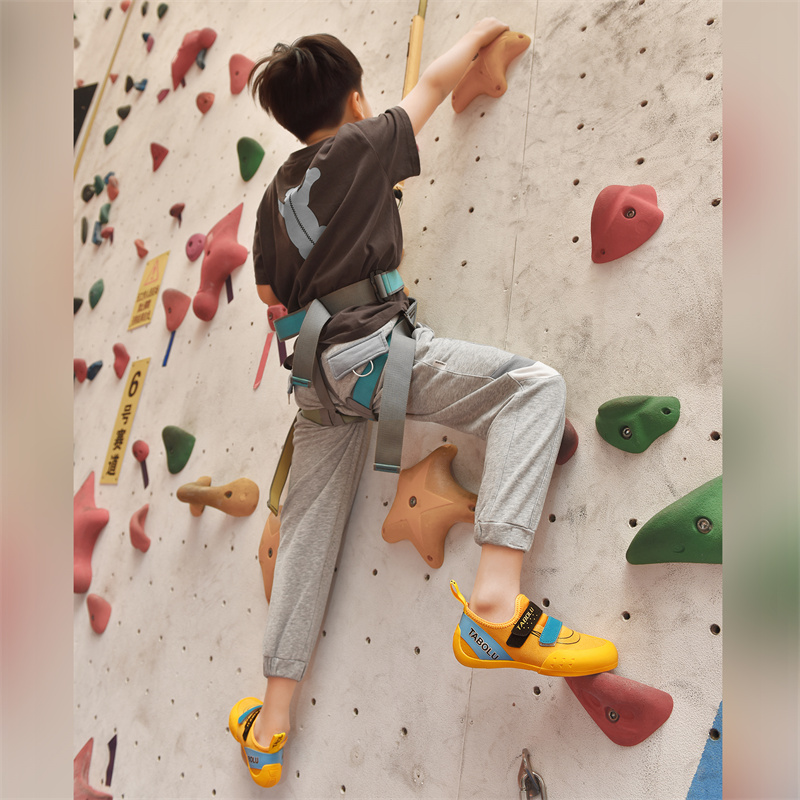 男の子と女の子のためのロッククライミングシューズ,屋内と屋外 - Kids Outdoor Jumping のレビューと価格