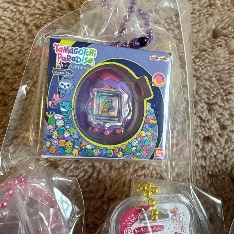 在庫あり バンダイ たまごっち 電子ペット かわいいキーホル - Bandai Model Tamagotchi のレビューと価格
