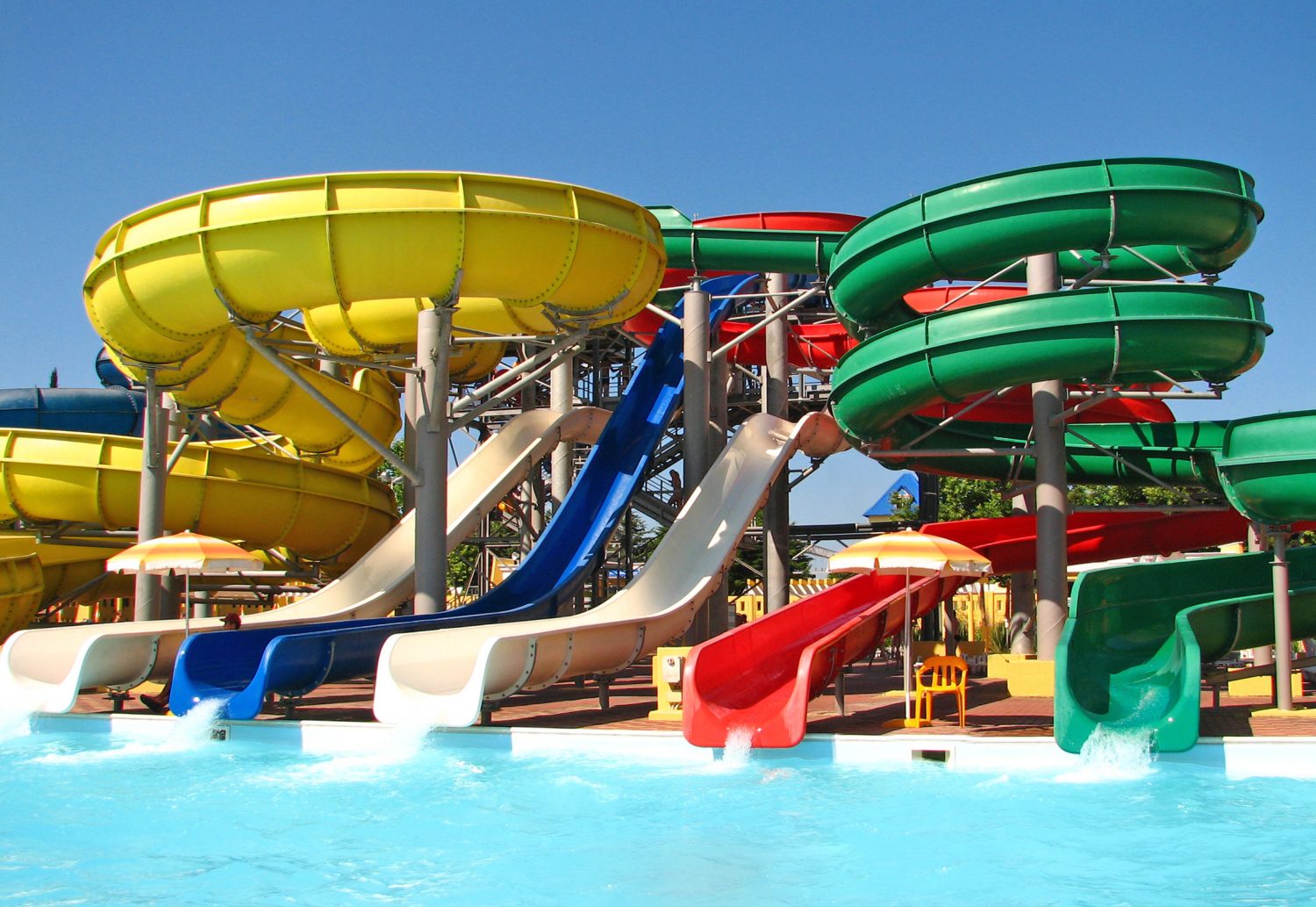 屋外アクアウォーターパーク遊具 子供用クローズドスパイラルウ - Outdoor Children'S Park のレビューと価格