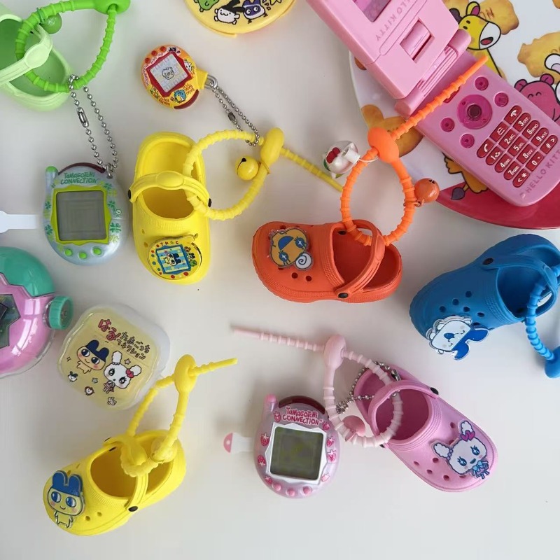 新しいクリエイティブなバンダイたまごっちシューズキーホルダー - Bandai Model Tamagotchi のレビューと価格